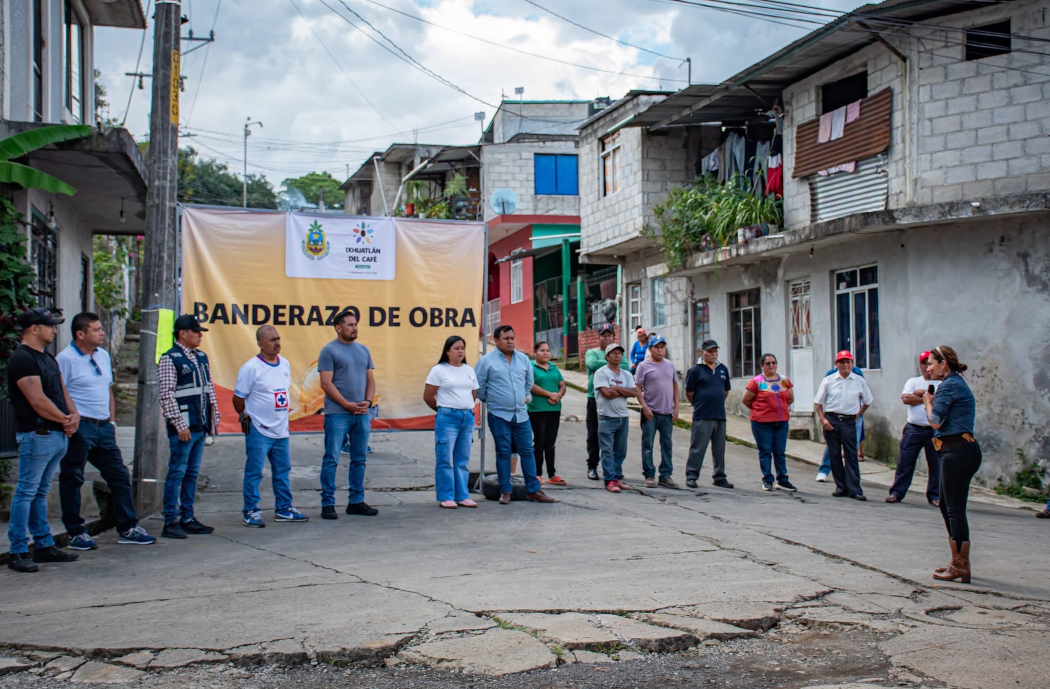 DAN BANDERAZO DE REHABILITACIÓN DE AVENIDA GALEANA 